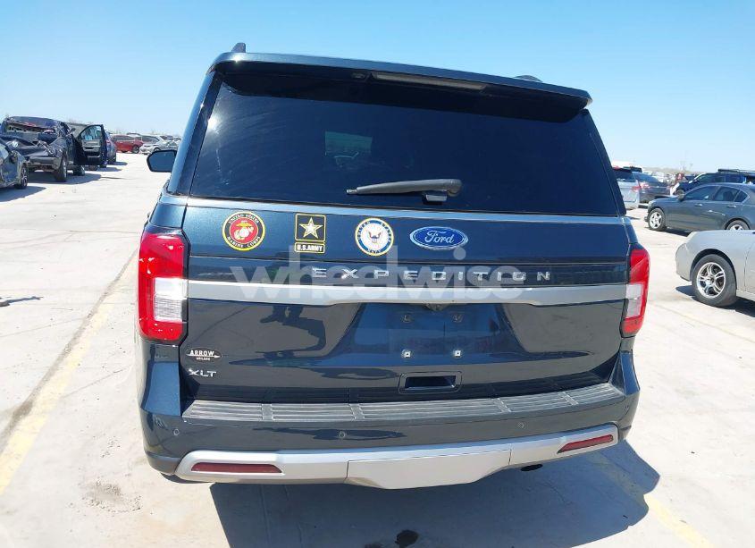 Photo 16 of 2023 Ford Expedition XLT (VIN 1FMJU1J82PEA45419)