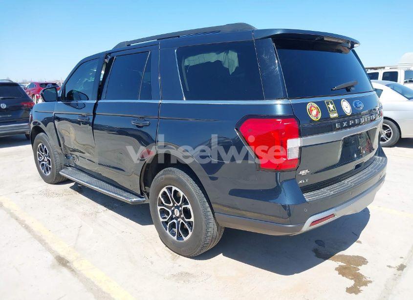 Photo 3 of 2023 Ford Expedition XLT (VIN 1FMJU1J82PEA45419)