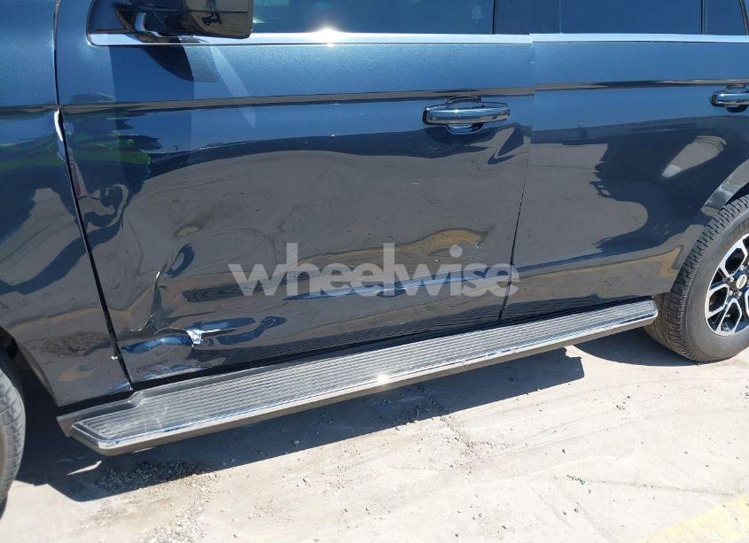 Photo 6 of 2023 Ford Expedition XLT (VIN 1FMJU1J82PEA45419)