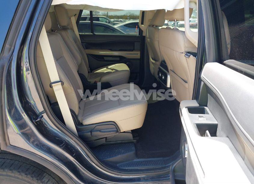 Photo 8 of 2023 Ford Expedition XLT (VIN 1FMJU1J82PEA45419)