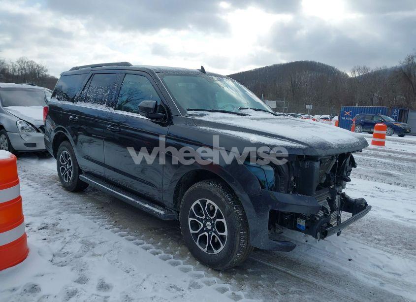 2024 Ford Expedition XLT (VIN 1FMJU1J82REA25609) main photo
