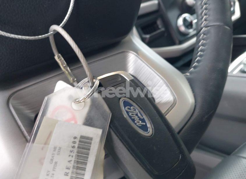 Photo 11 of 2024 Ford Expedition XLT (VIN 1FMJU1J82REA25609)