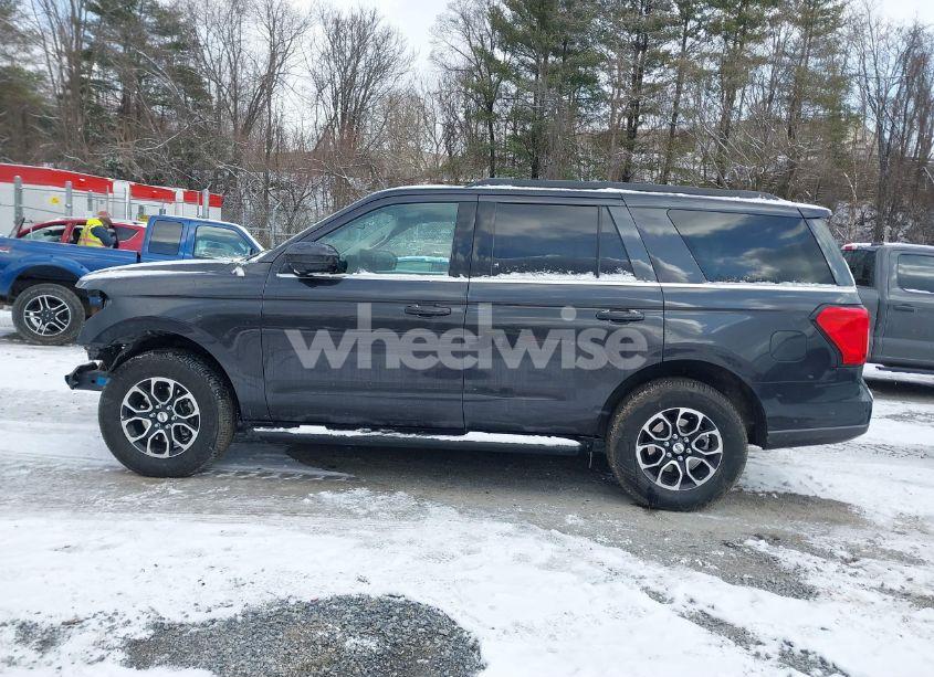 Photo 14 of 2024 Ford Expedition XLT (VIN 1FMJU1J82REA25609)