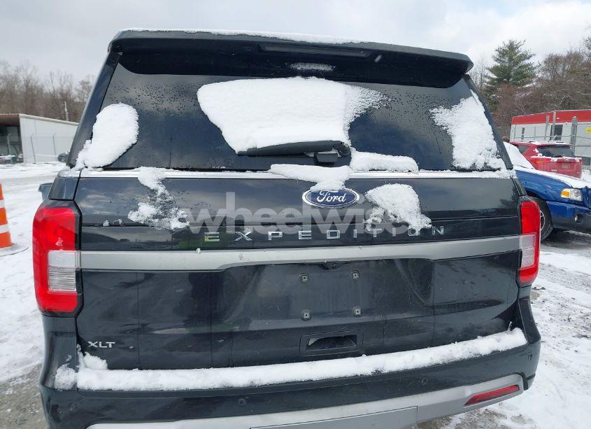 Photo 16 of 2024 Ford Expedition XLT (VIN 1FMJU1J82REA25609)