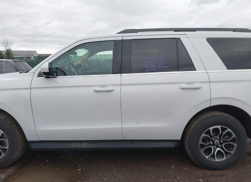 Photo 15 of 2024 Ford Expedition XLT (VIN 1FMJU1J82REA32804)