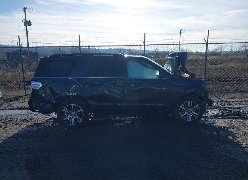 Photo 14 of 2024 Ford Expedition XLT (VIN 1FMJU1J82REA66595)