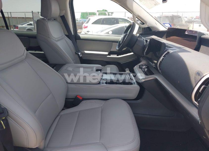 Photo 5 of 2025 Ford Expedition ACTIVE (VIN 1FMJU1J82SEA13238)