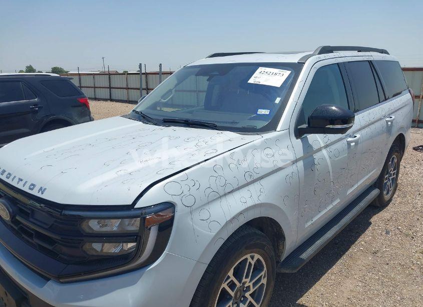 Photo 6 of 2025 Ford Expedition ACTIVE (VIN 1FMJU1J82SEA13238)