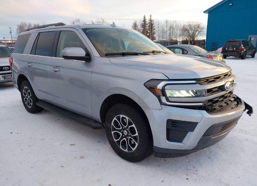 2024 Ford Expedition XLT (VIN 1FMJU1J83REA40474) main photo