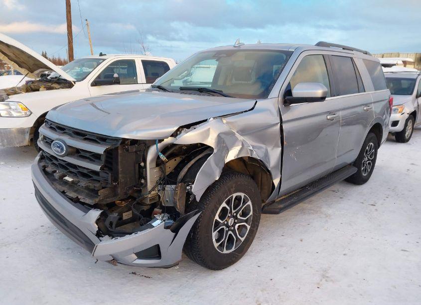 Photo 2 of 2024 Ford Expedition XLT (VIN 1FMJU1J83REA40474)