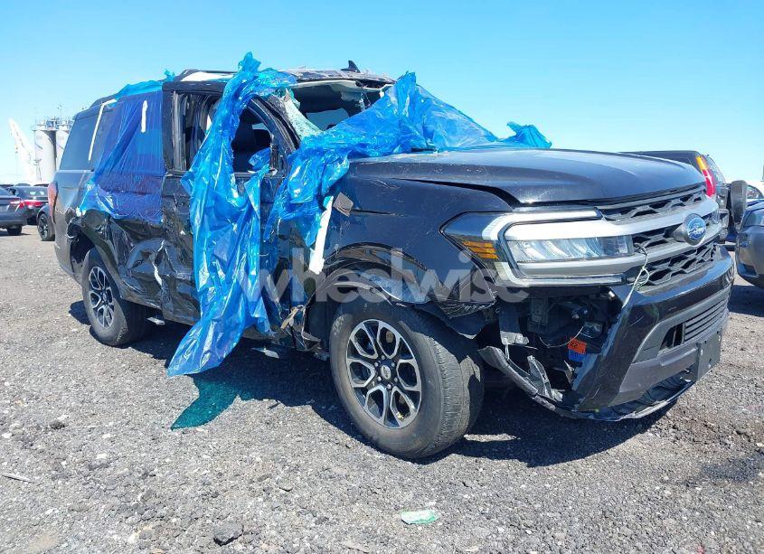 2024 Ford Expedition XLT (VIN 1FMJU1J84REA35560) main photo