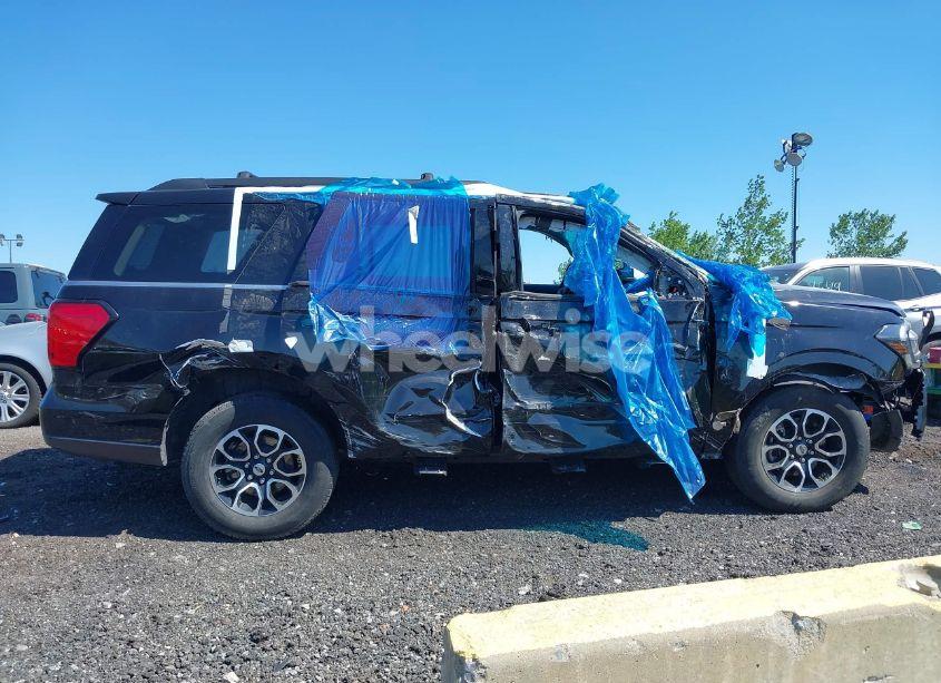 Photo 13 of 2024 Ford Expedition XLT (VIN 1FMJU1J84REA35560)