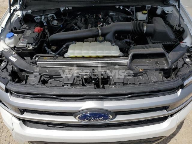 Photo 6 of 2024 FORD EXPEDITION XLT (VIN 1FMJU1J84REA81230)