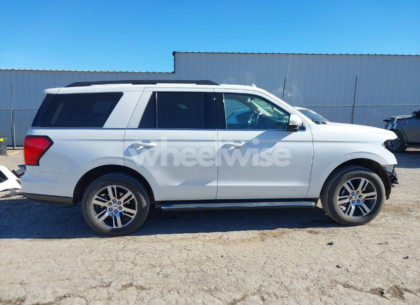 Photo 14 of 2023 Ford Expedition XLT (VIN 1FMJU1J85PEA46628)