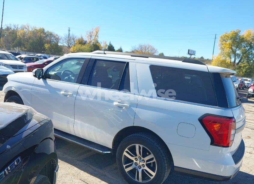 Photo 15 of 2023 Ford Expedition XLT (VIN 1FMJU1J85PEA46628)