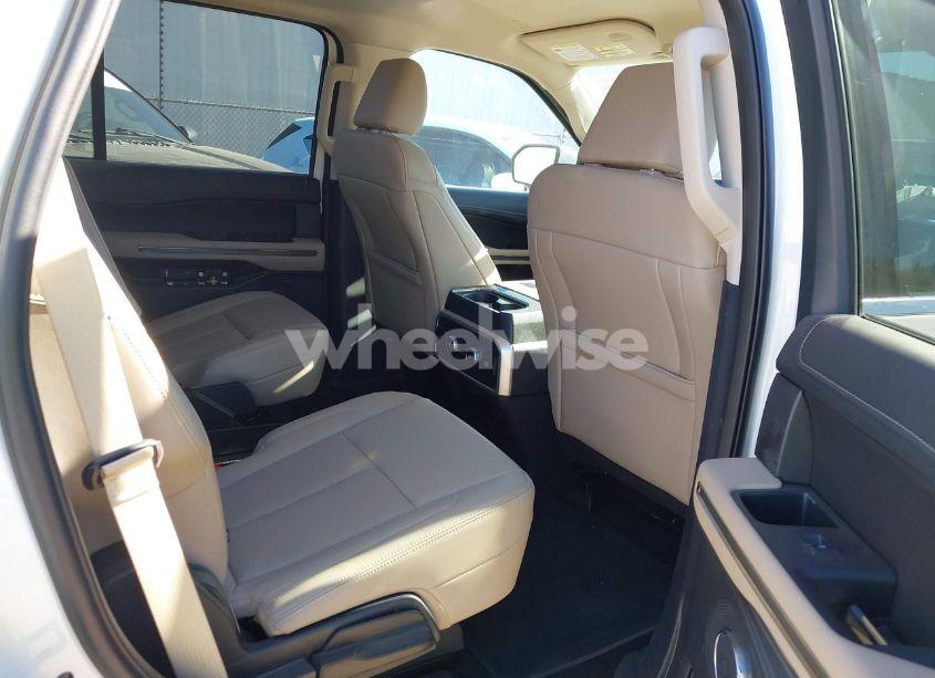 Photo 8 of 2023 Ford Expedition XLT (VIN 1FMJU1J85PEA46628)