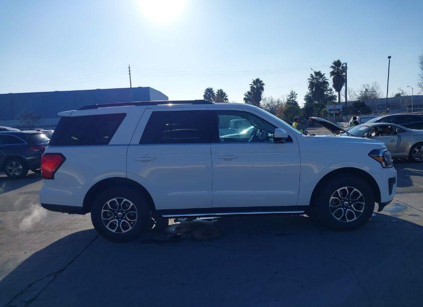 Photo 13 of 2023 Ford Expedition XLT (VIN 1FMJU1J85PEA60206)