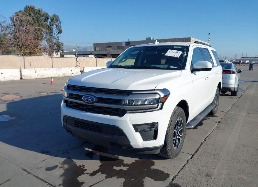 Photo 2 of 2023 Ford Expedition XLT (VIN 1FMJU1J85PEA60206)