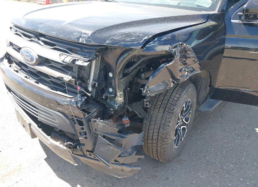 Photo 18 of 2024 Ford Expedition XLT (VIN 1FMJU1J85REA18671)