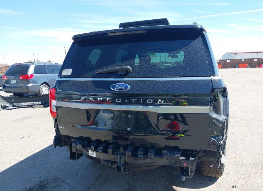 Photo 6 of 2024 Ford Expedition XLT (VIN 1FMJU1J85REA18671)