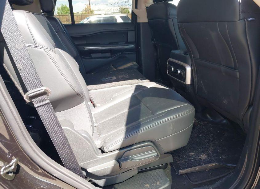 Photo 8 of 2024 Ford Expedition XLT (VIN 1FMJU1J85REA18671)