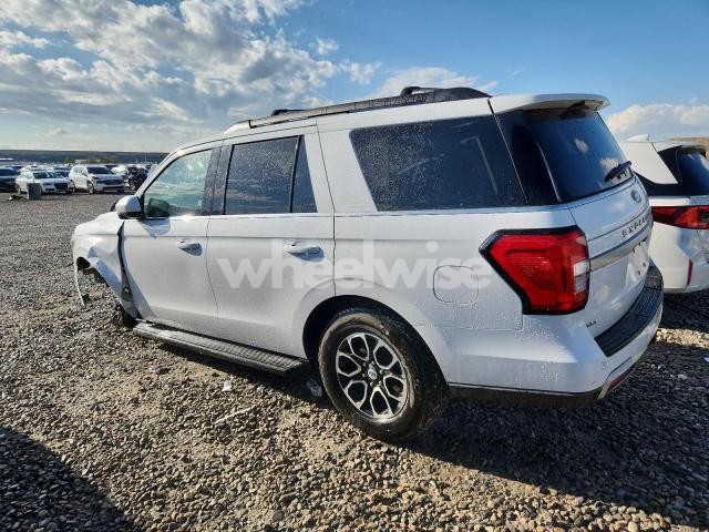 Photo 3 of 2024 FORD EXPEDITION XLT (VIN 1FMJU1J85REA18945)