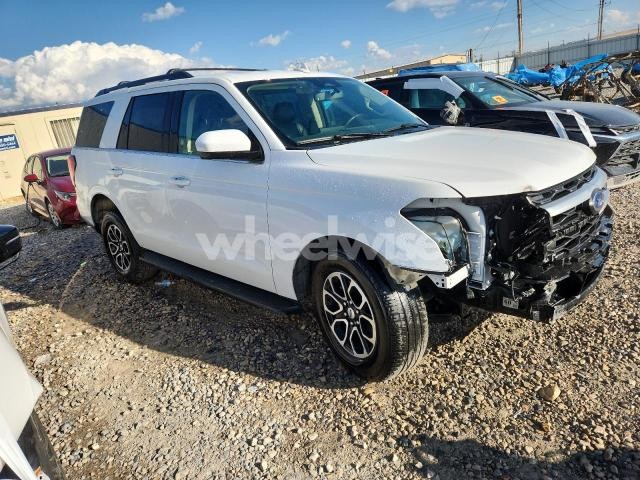 Photo 8 of 2024 FORD EXPEDITION XLT (VIN 1FMJU1J85REA18945)