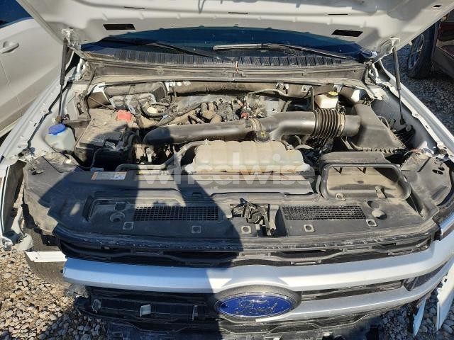 Photo 9 of 2024 FORD EXPEDITION XLT (VIN 1FMJU1J85REA18945)