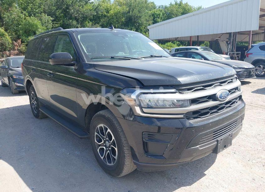 2024 Ford Expedition XLT (VIN 1FMJU1J85REA23692) main photo