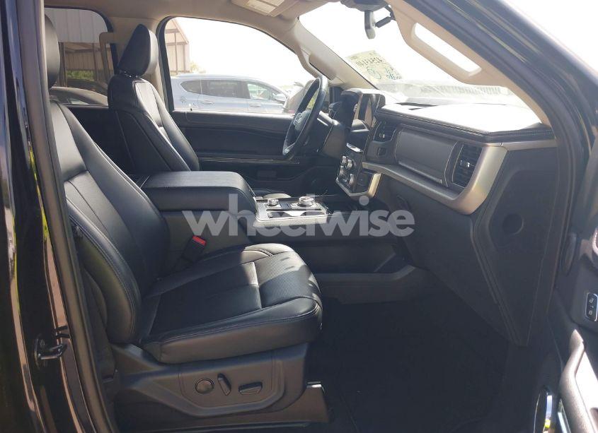 Photo 5 of 2024 Ford Expedition XLT (VIN 1FMJU1J85REA23692)