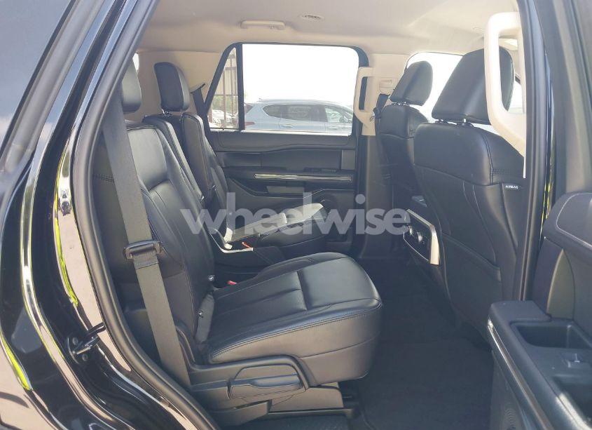 Photo 8 of 2024 Ford Expedition XLT (VIN 1FMJU1J85REA23692)