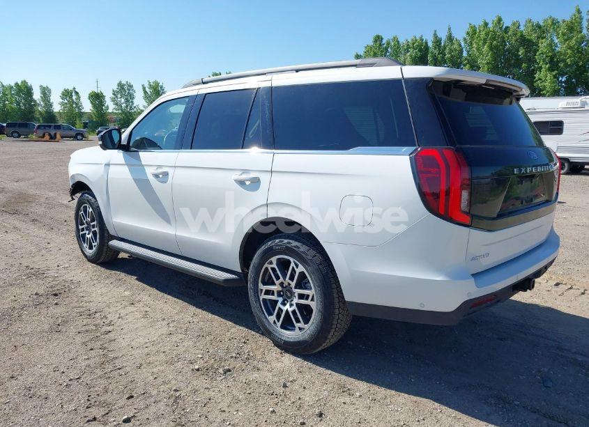 Photo 3 of 2025 Ford Expedition ACTIVE (VIN 1FMJU1J85SEA23004)