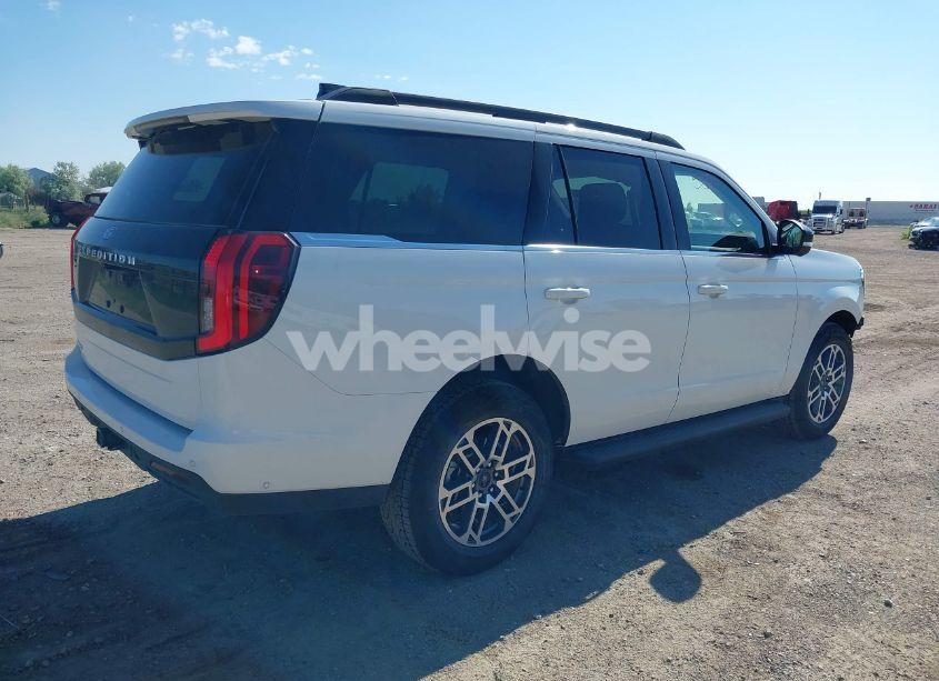 Photo 4 of 2025 Ford Expedition ACTIVE (VIN 1FMJU1J85SEA23004)