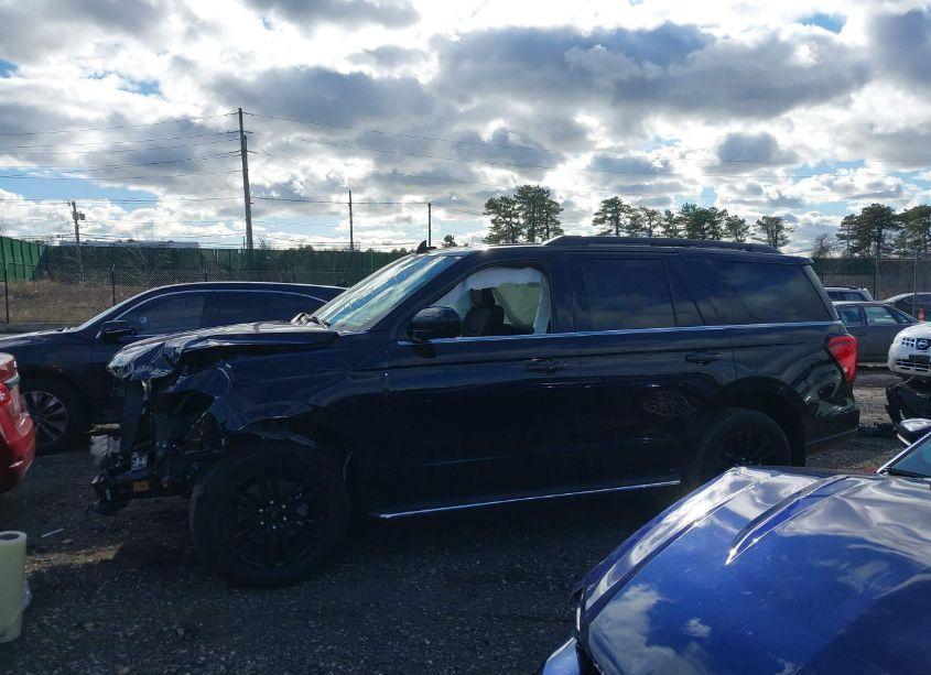 Photo 14 of 2023 Ford Expedition XLT (VIN 1FMJU1J86PEA12701)