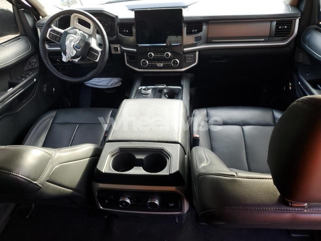 Photo 10 of 2024 FORD EXPEDITION XLT (VIN 1FMJU1J86REA15343)