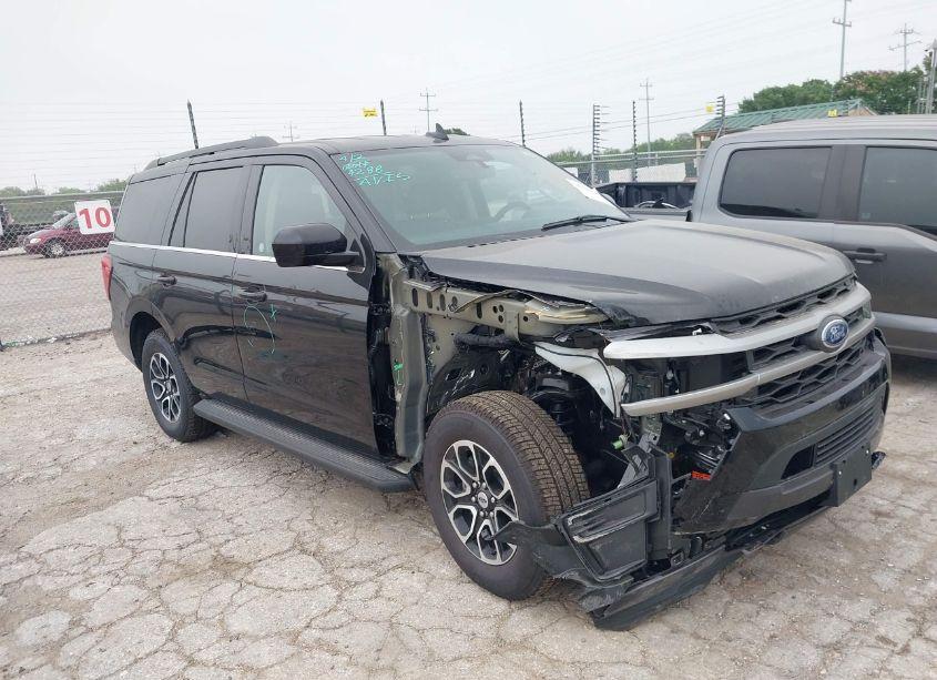 2024 Ford Expedition XLT (VIN 1FMJU1J86REA32014) main photo