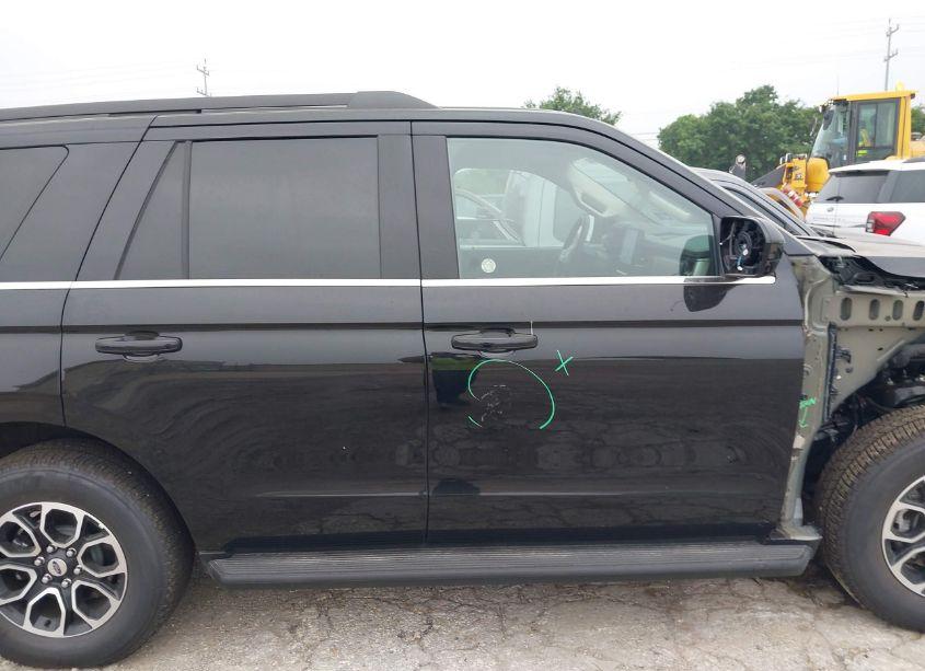 Photo 14 of 2024 Ford Expedition XLT (VIN 1FMJU1J86REA32014)