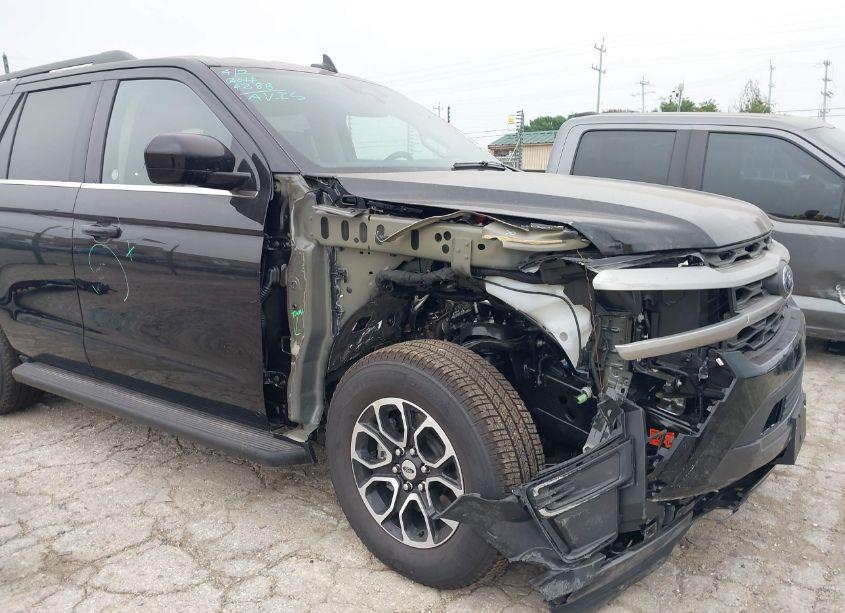 Photo 6 of 2024 Ford Expedition XLT (VIN 1FMJU1J86REA32014)