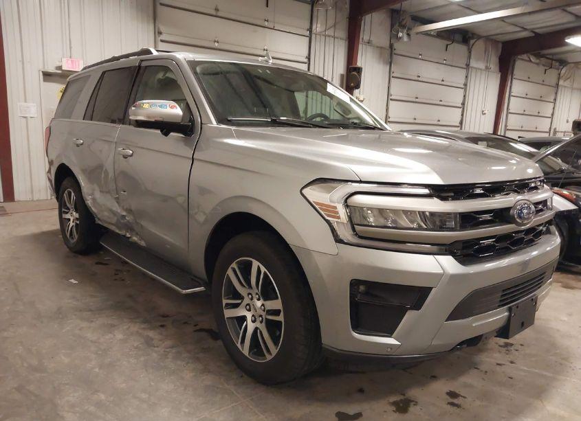 2023 Ford Expedition XLT (VIN 1FMJU1J87PEA09337) main photo