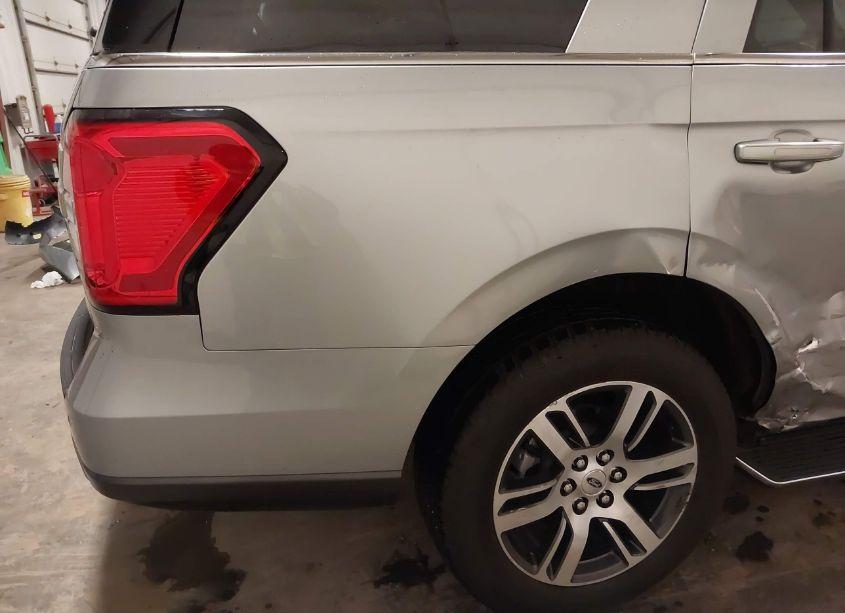 Photo 18 of 2023 Ford Expedition XLT (VIN 1FMJU1J87PEA09337)