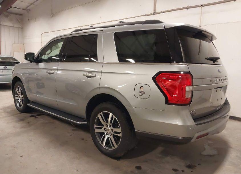 Photo 3 of 2023 Ford Expedition XLT (VIN 1FMJU1J87PEA09337)