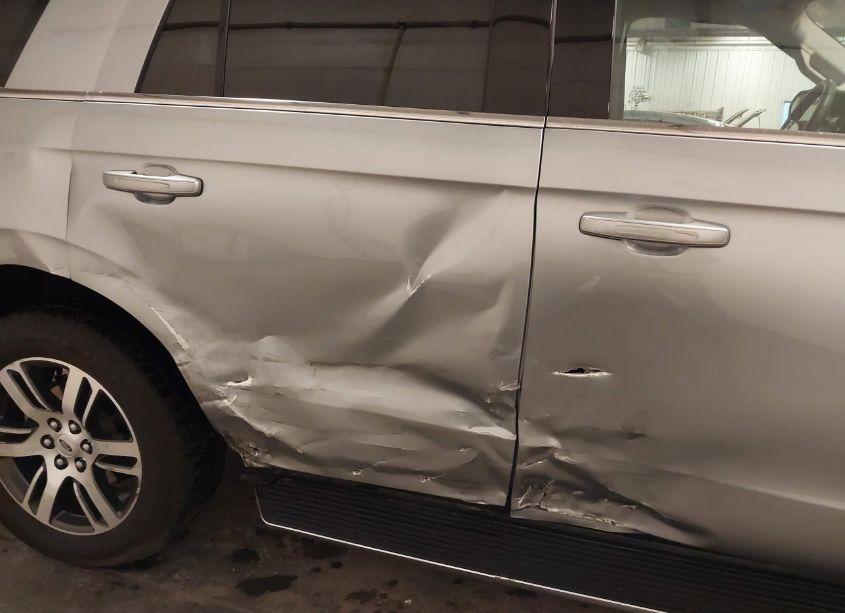 Photo 6 of 2023 Ford Expedition XLT (VIN 1FMJU1J87PEA09337)
