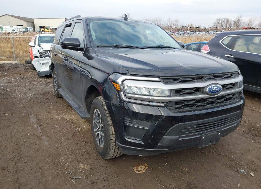 2024 Ford Expedition XLT (VIN 1FMJU1J87REA42227) main photo