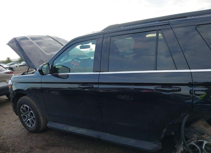 Photo 15 of 2024 Ford Expedition XLT (VIN 1FMJU1J87REA42227)