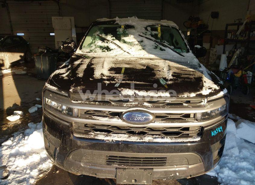 Photo 11 of 2024 Ford Expedition XLT (VIN 1FMJU1J89REA18589)