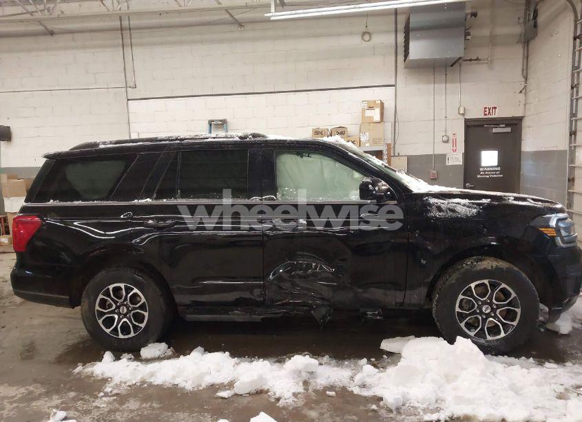 Photo 12 of 2024 Ford Expedition XLT (VIN 1FMJU1J89REA18589)