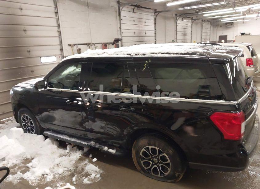 Photo 13 of 2024 Ford Expedition XLT (VIN 1FMJU1J89REA18589)