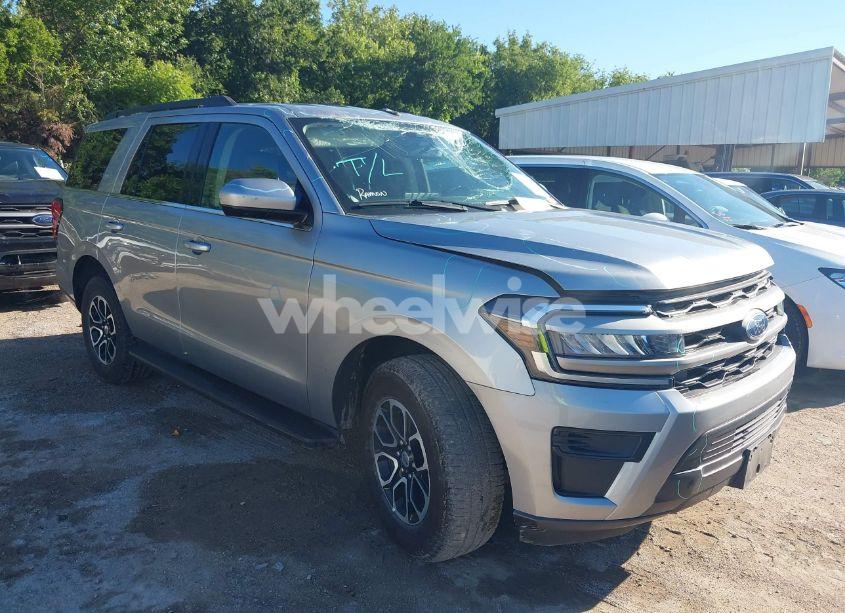 2024 Ford Expedition XLT (VIN 1FMJU1J89REA34338) main photo