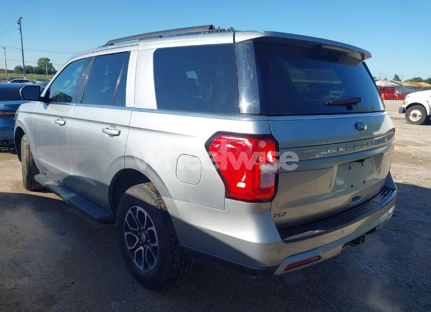 Photo 3 of 2024 Ford Expedition XLT (VIN 1FMJU1J89REA34338)