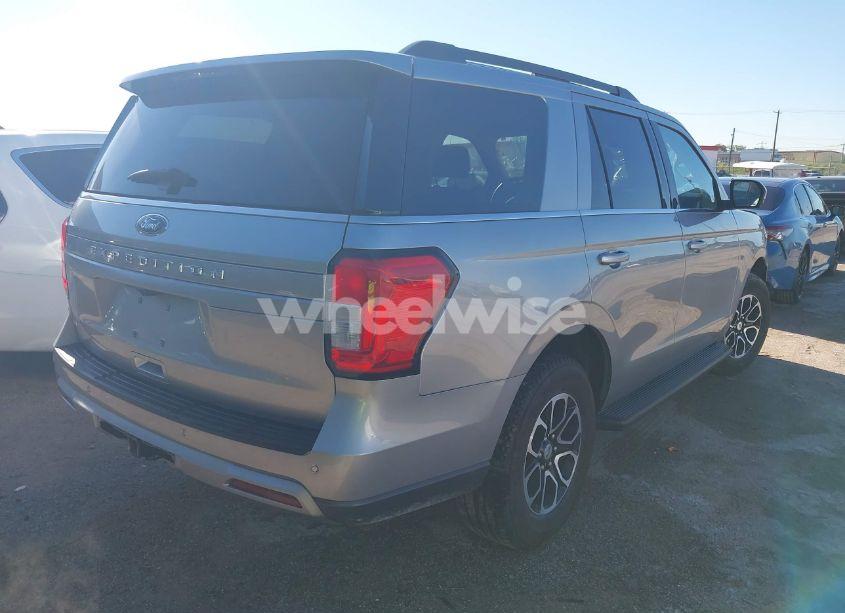 Photo 4 of 2024 Ford Expedition XLT (VIN 1FMJU1J89REA34338)